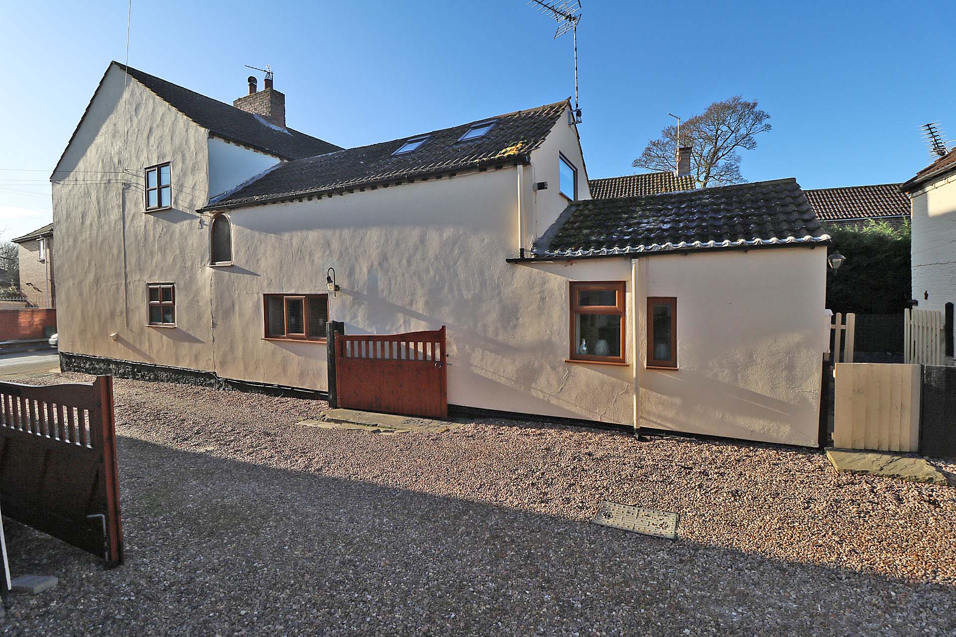 BANK HOUSE, 19 CHURCH STREET, HAXEY, DN9 2HY Keith Clough Estate Agents