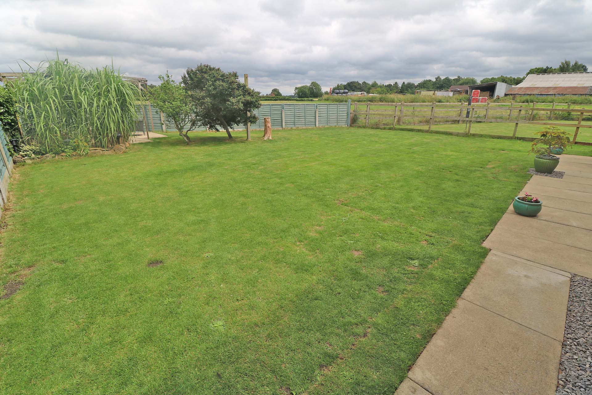 70 West End Road, Epworth. DN9 1LB Keith Clough Estate Agents