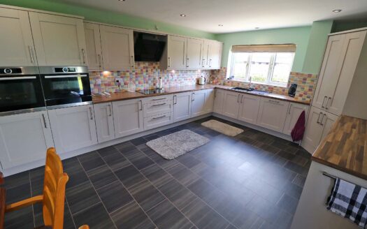 Three Falls, Marsh Road, Crowle. DN17 4EU