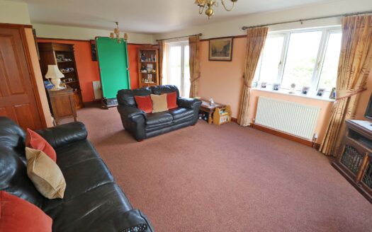 Three Falls, Marsh Road, Crowle. DN17 4EU