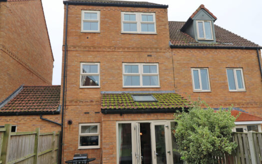 11 HARRIS GARDENS, EPWORTH, DN9 1GX