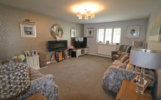 30 Christophers Meadow, West Butterwick, DN17 3BF