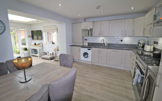 30 Christophers Meadow, West Butterwick, DN17 3BF