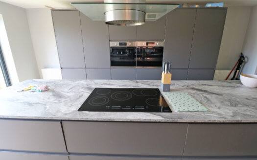 24 ASQUITH AVENUE, EALAND, DN17 4JH