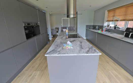 24 ASQUITH AVENUE, EALAND, DN17 4JH