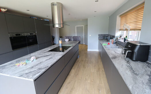 24 ASQUITH AVENUE, EALAND, DN17 4JH