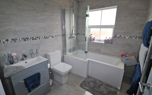 24 ASQUITH AVENUE, EALAND, DN17 4JH