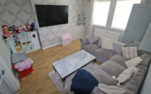 24 ASQUITH AVENUE, EALAND, DN17 4JH