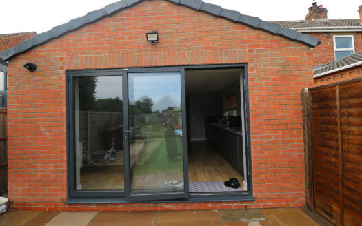 24 ASQUITH AVENUE, EALAND, DN17 4JH