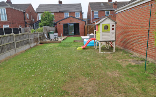 24 ASQUITH AVENUE, EALAND, DN17 4JH