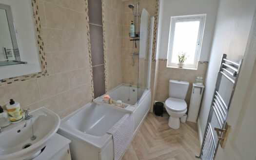 24 Woodcross Avenue, Scunthorpe, DN16 3FG