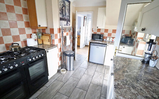 11 Parklands, West Butterwick, DN17 3LF