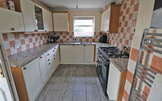 11 Parklands, West Butterwick, DN17 3LF