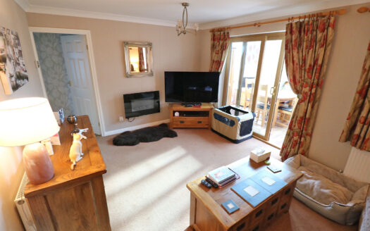 8 Wolds Close, Crowle, DN17 4BB