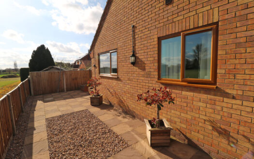 8 Wolds Close, Crowle, DN17 4BB