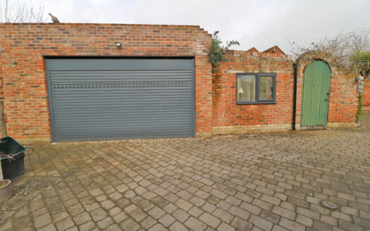 37 LOW STREET, HAXEY, DN9 2LE