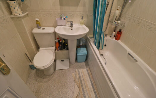 11 CHERRY TREE GARDENS, CROWLE, DN17 4GG