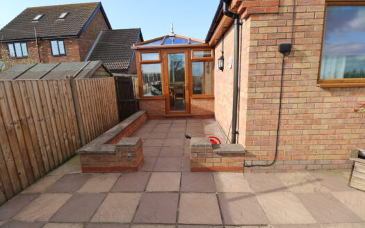 8 Wolds Close, Crowle, DN17 4BB