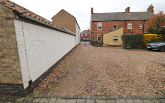 37 LOW STREET, HAXEY, DN9 2LE