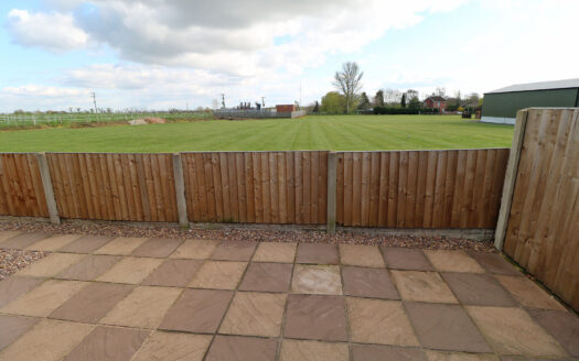 8 Wolds Close, Crowle, DN17 4BB